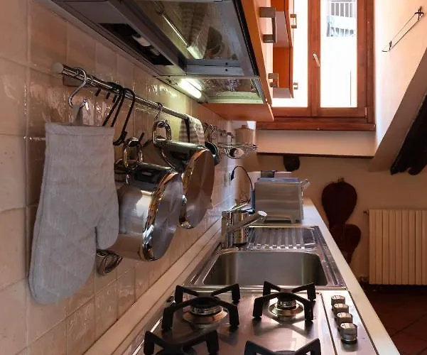 Fondazza - Little Tower Apartman